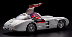 Mercedes 300 SLR Uhlenhaut Coupe 1956 1:12 Scale by Revell